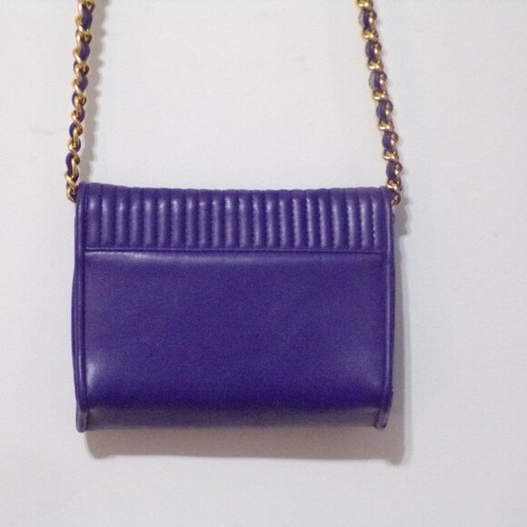 Lord & Taylor 1980"s Crossbody Chain Strap Leather Navy Blue - Picture 3 of 9